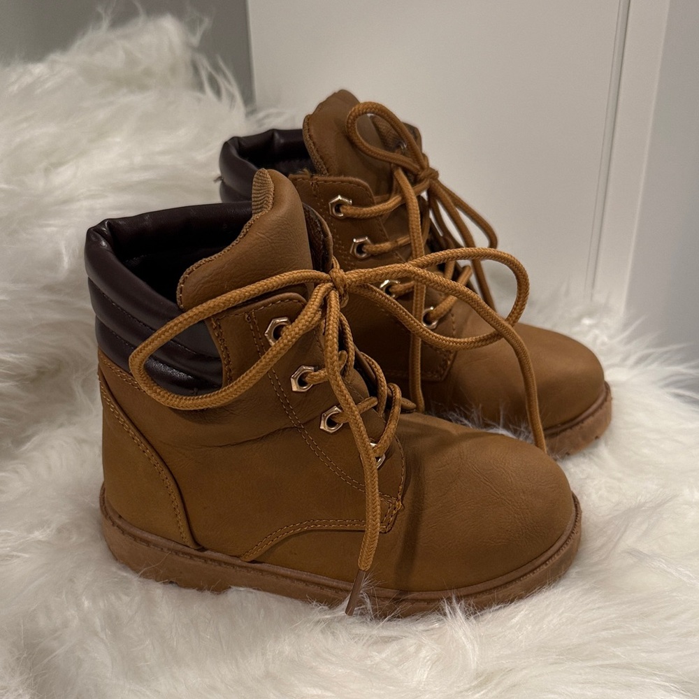 Rugged Bear Kids Boots with Laces